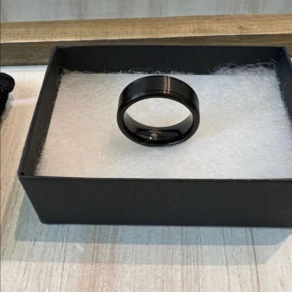 Men’s Wedding Band - Black stainless steel - Picture 2 of 4